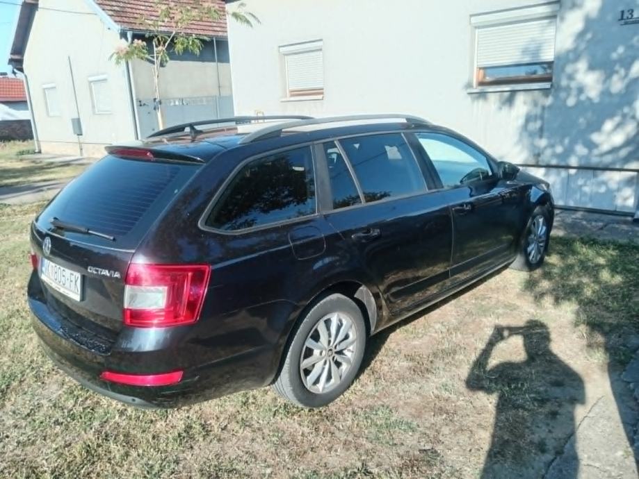 Škoda Octavia Combi 1,6 TDI, fotografija 3
