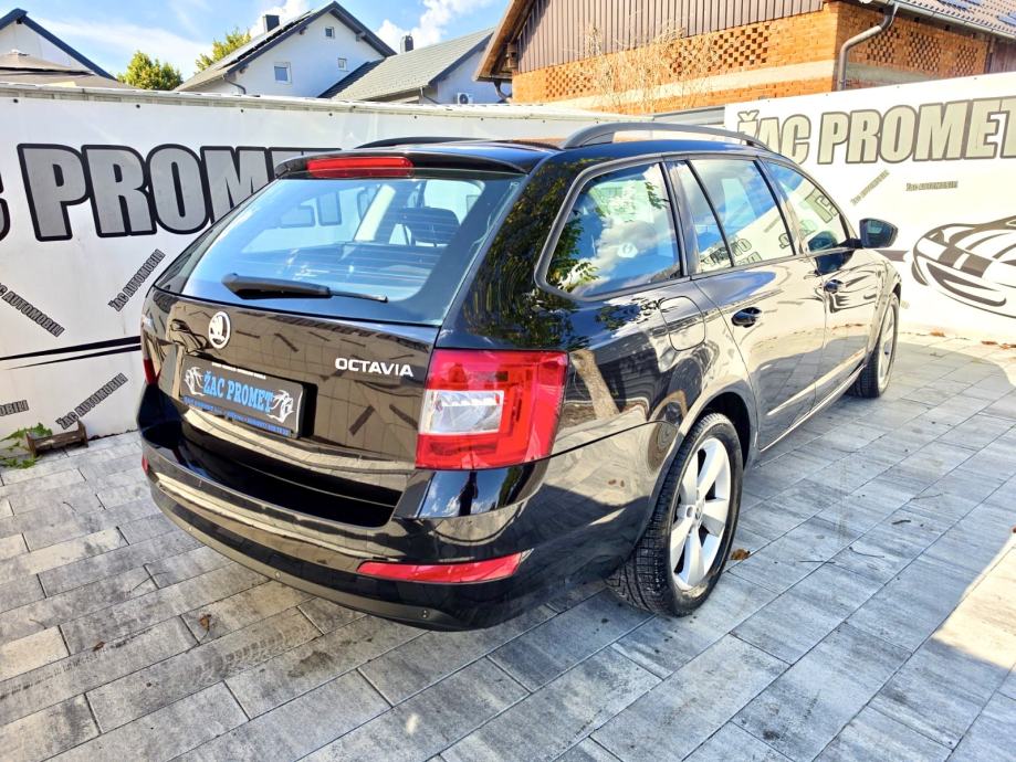 Škoda Octavia Combi 1,6 TDI =KLIMA=REG 4/27= KAO NOV= KARTICE-36 RATA, fotografija 3