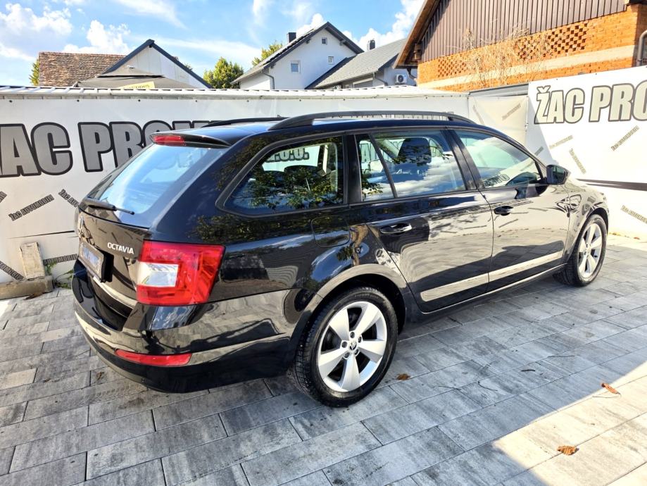 Škoda Octavia Combi 1,6 TDI =KLIMA=REG 4/27= KAO NOV= KARTICE-36 RATA, fotografija 12