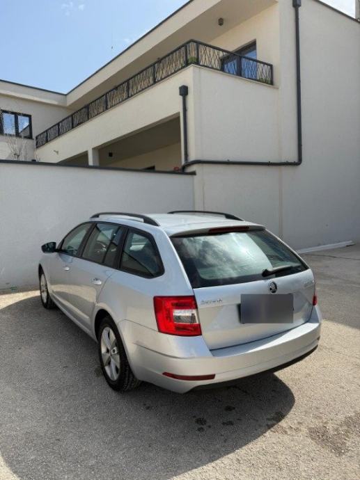 Škoda Octavia Combi 1,6 TDI, fotografija 12