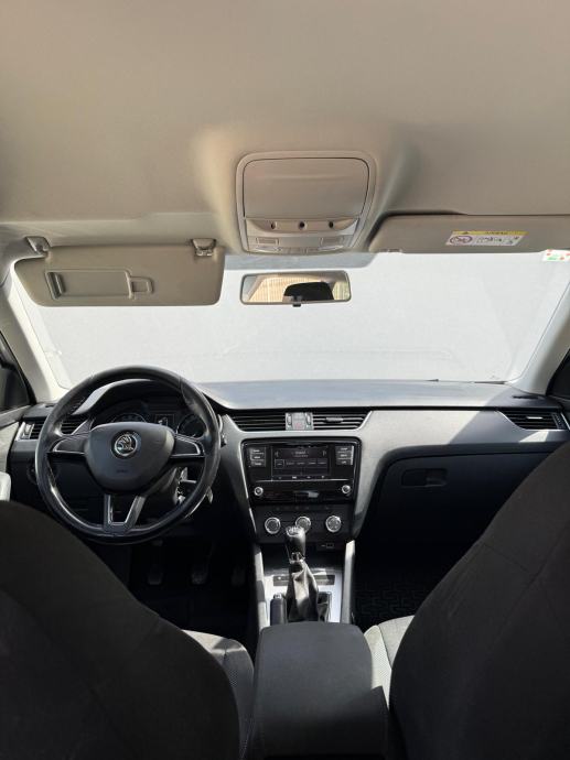 Škoda Octavia Combi 1,6 TDI, fotografija 7