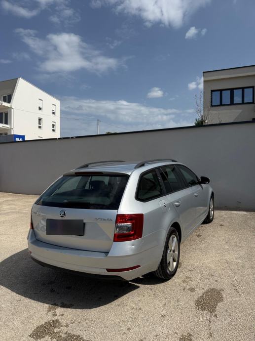 Škoda Octavia Combi 1,6 TDI, fotografija 13