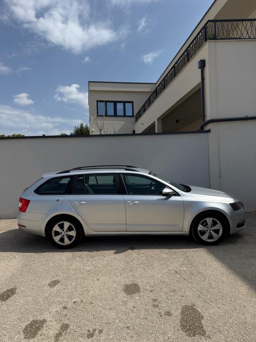 Škoda Octavia Combi 1,6 TDI, fotografija 5