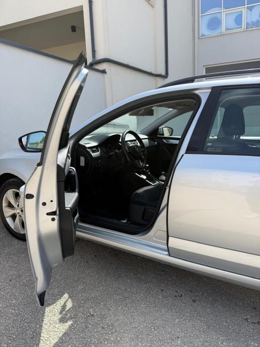 Škoda Octavia Combi 1,6 TDI, fotografija 10