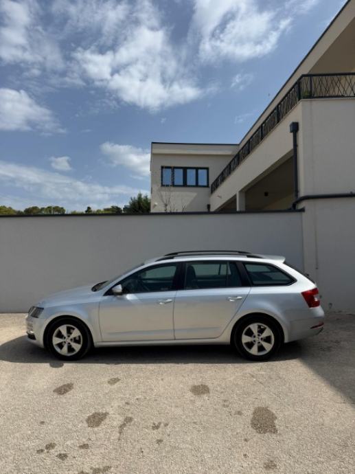 Škoda Octavia Combi 1,6 TDI, fotografija 6