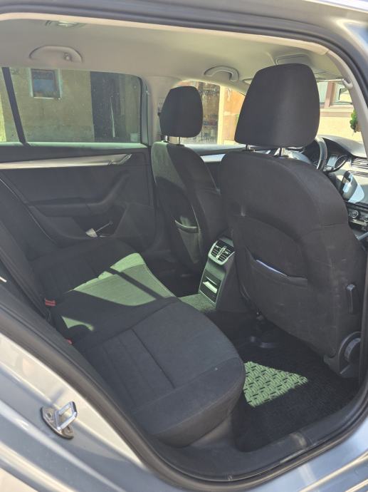 Škoda Octavia Combi 1,6 TDI, fotografija 7