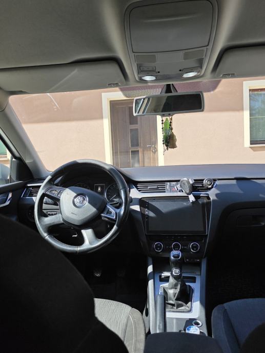 Škoda Octavia Combi 1,6 TDI, fotografija 10