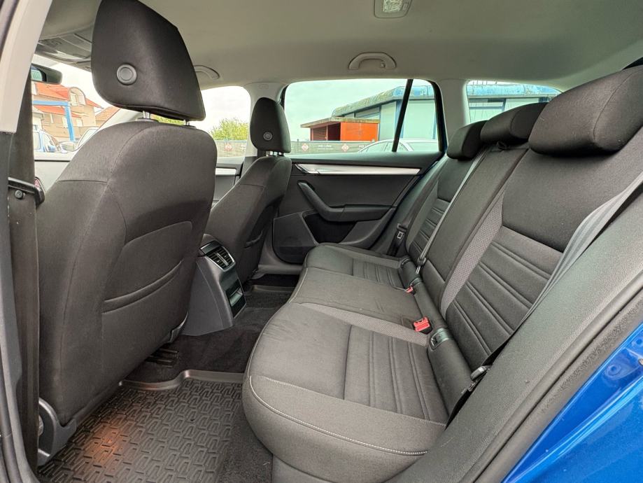 Škoda Octavia Combi 1,6 TDI, fotografija 11