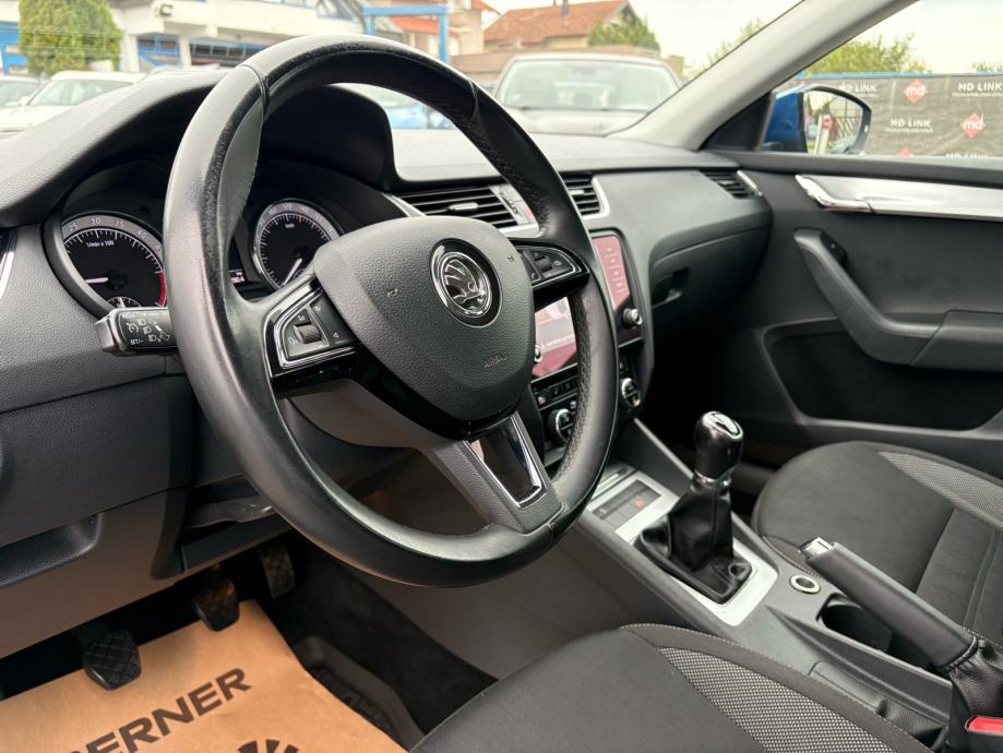 Škoda Octavia Combi 1,6 TDI, fotografija 8
