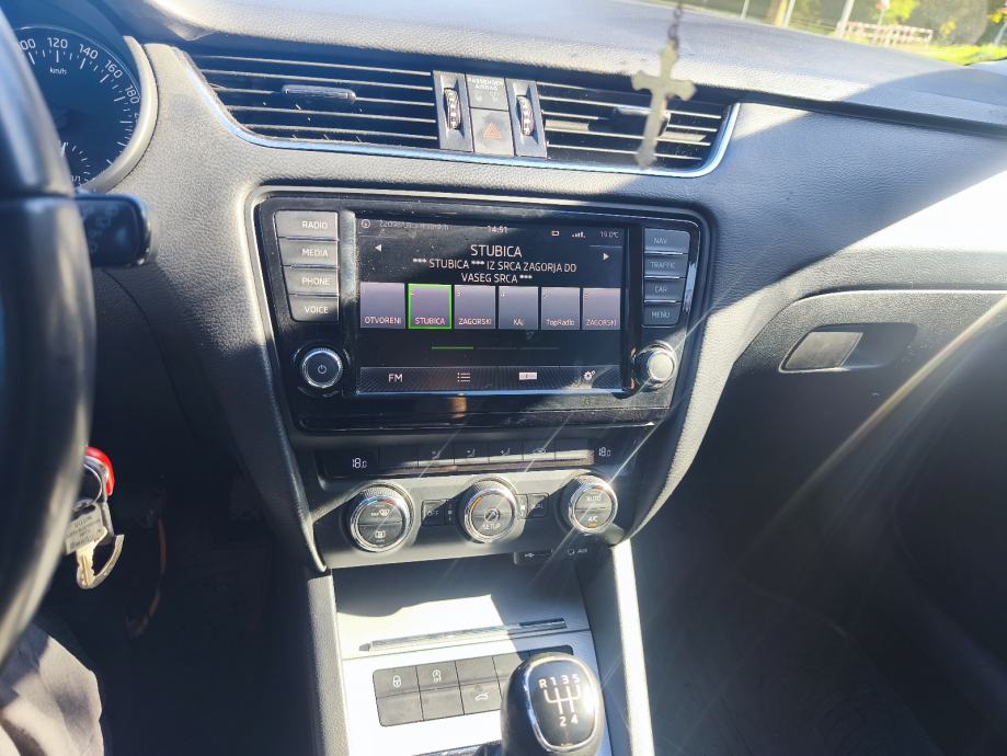 Škoda Octavia Combi 1,6 TDI, fotografija 13