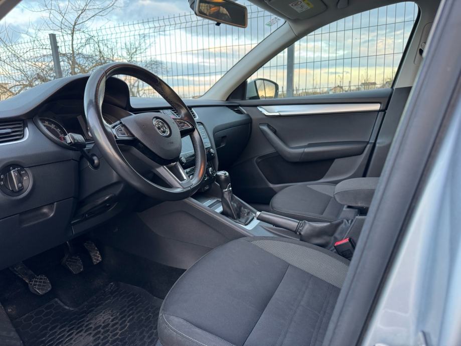 Skoda Octavia Combi 1.6 TDI, fotografija 6