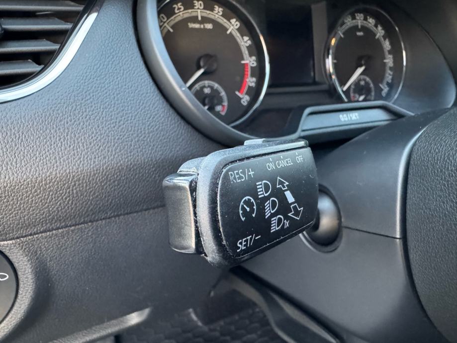 Skoda Octavia Combi 1.6 TDI, fotografija 11