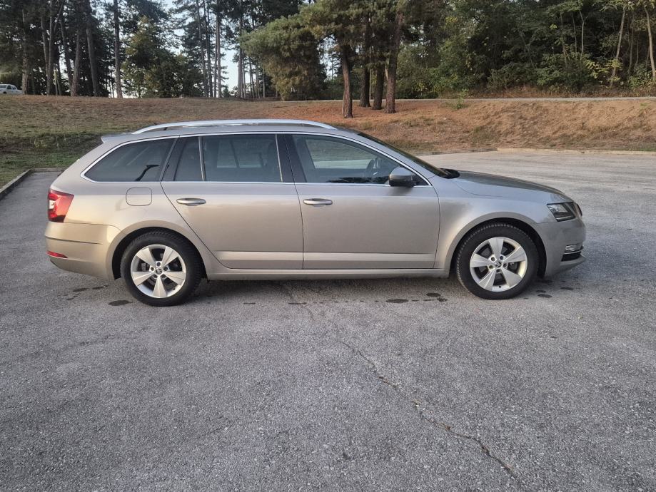 Škoda Octavia Combi 1.6 TDI (2019.) – STYLE, Virtual Cockpit, Full LED, fotografija 6