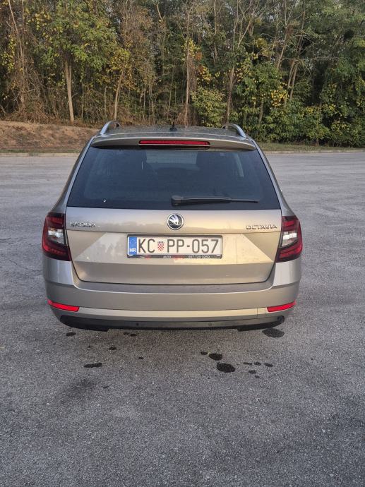 Škoda Octavia Combi 1.6 TDI (2019.) – STYLE, Virtual Cockpit, Full LED, fotografija 4