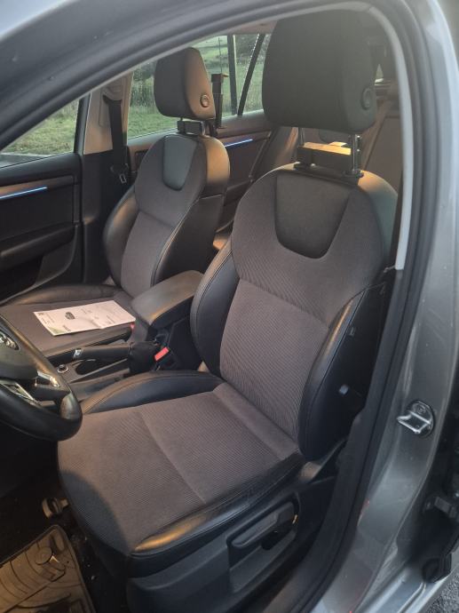 Škoda Octavia Combi 1.6 TDI (2019.) – STYLE, Virtual Cockpit, Full LED, fotografija 10