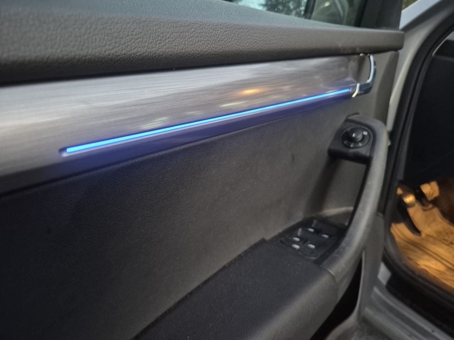 Škoda Octavia Combi 1.6 TDI (2019.) – STYLE, Virtual Cockpit, Full LED, fotografija 13