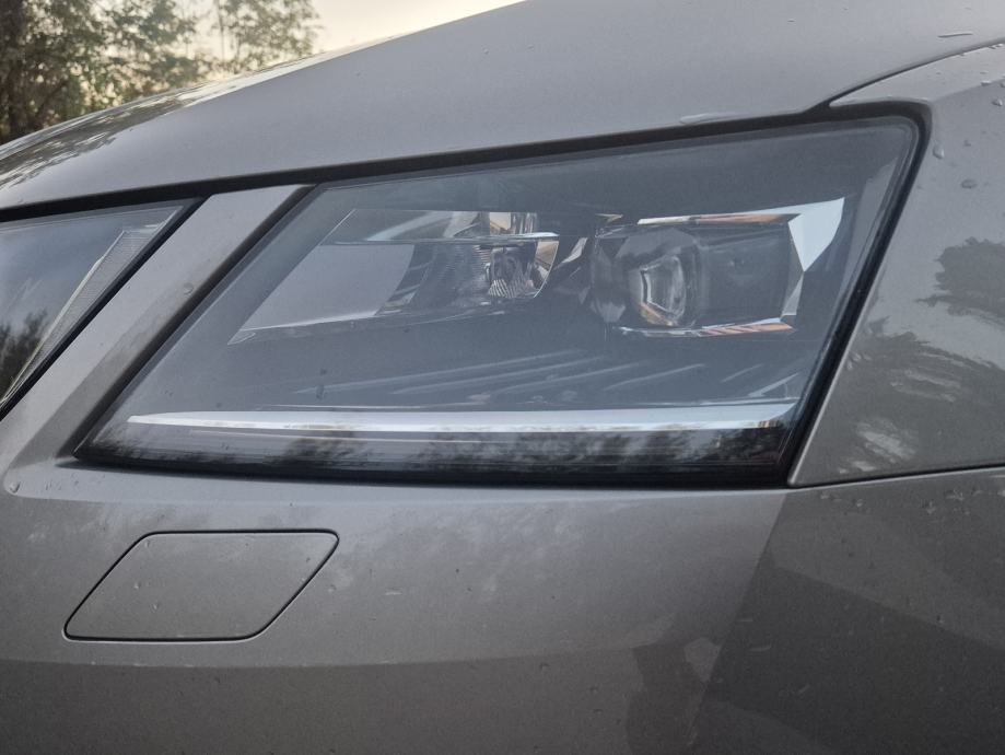 Škoda Octavia Combi 1.6 TDI (2019.) – STYLE, Virtual Cockpit, Full LED, fotografija 15