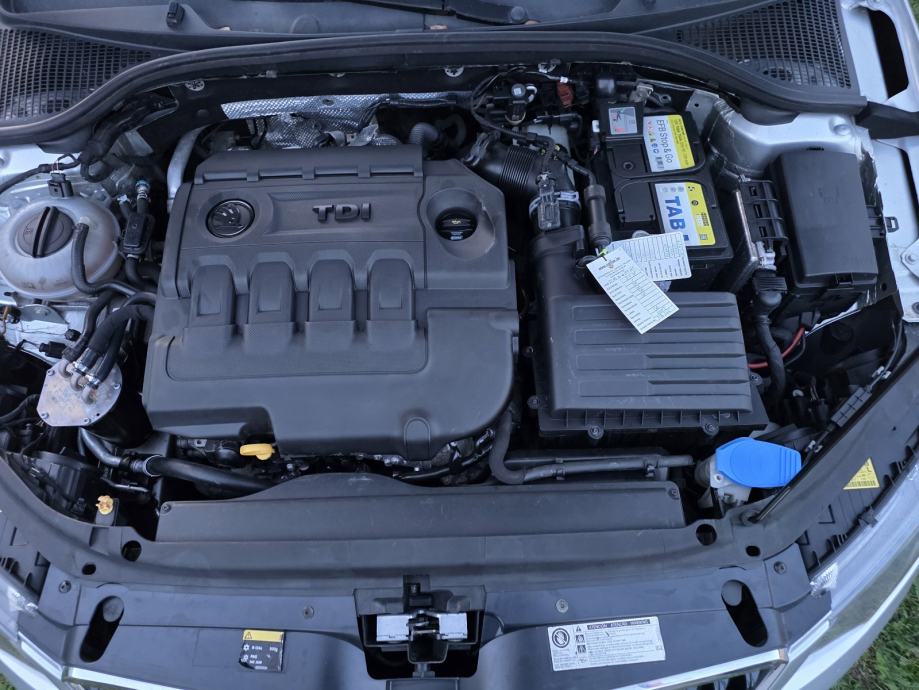 Škoda Octavia Combi 1,6 TDI, fotografija 9