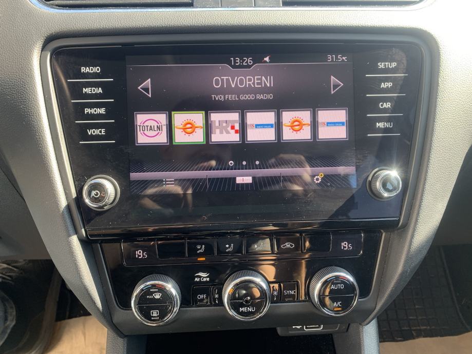 Škoda Octavia Combi 1,6 TDI Style - JAMSTVO, fotografija 15