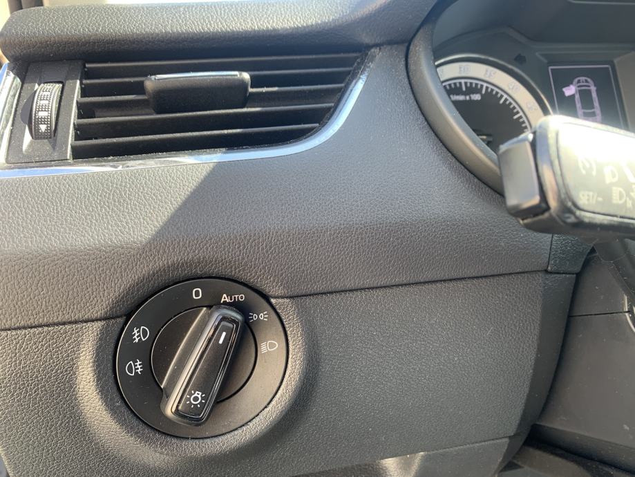Škoda Octavia Combi 1,6 TDI Style - JAMSTVO, fotografija 19