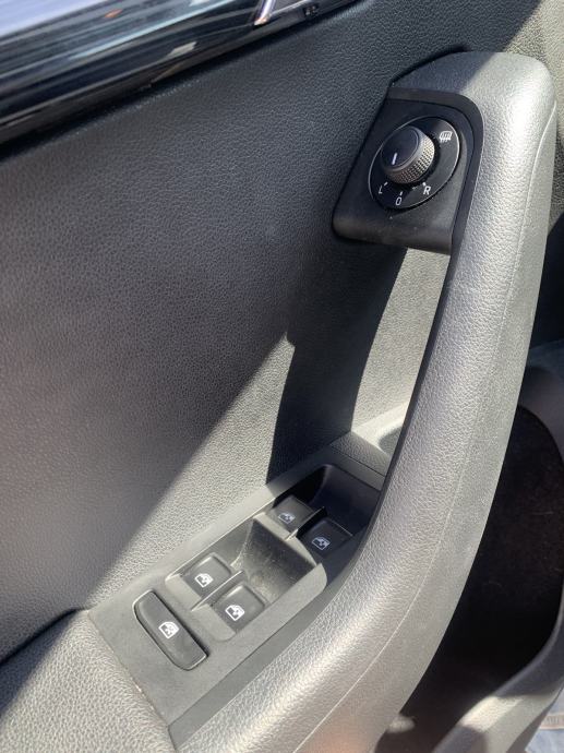 Škoda Octavia Combi 1,6 TDI Style - JAMSTVO, fotografija 20