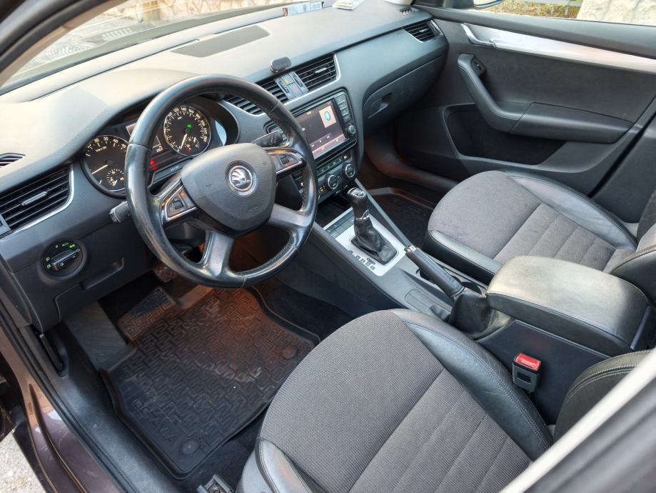 Škoda Octavia Combi 1,6 TDI,VRS,DSG,panorama,full led, Navigacija, fotografija 8