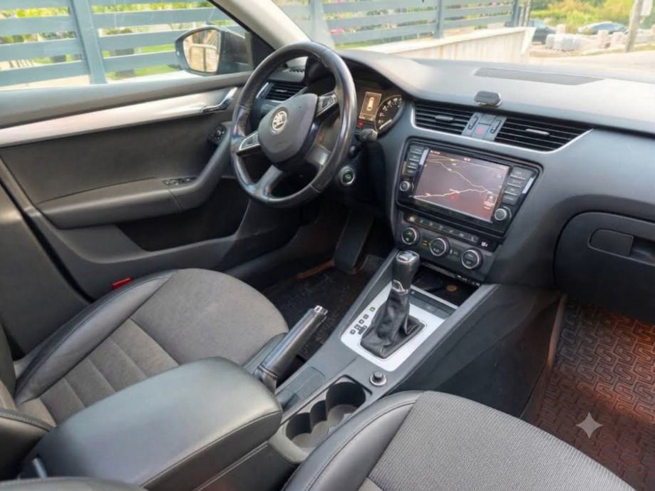 Škoda Octavia Combi 1,6 TDI,VRS,DSG,panorama,full led, Navigacija, fotografija 10