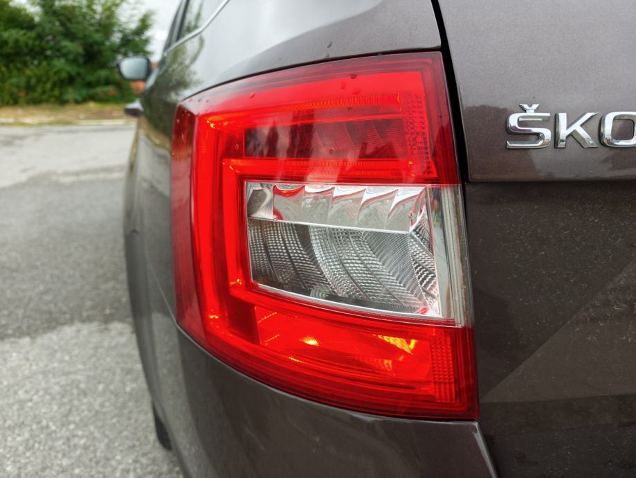 Škoda Octavia Combi 1,6 TDI,VRS,DSG,panorama,full led, Navigacija, fotografija 12