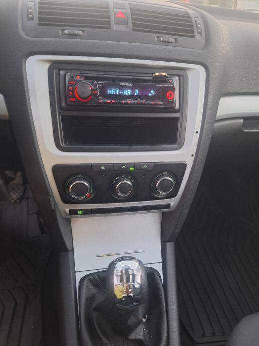Škoda Octavia Combi 1,9 TDI, fotografija 10