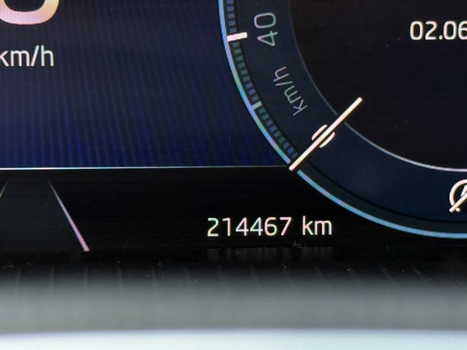 Škoda Octavia Combi 2,0 TDI 2022 GOD 110 KW HR VOZILO U PDV-u SERVISNA, fotografija 20