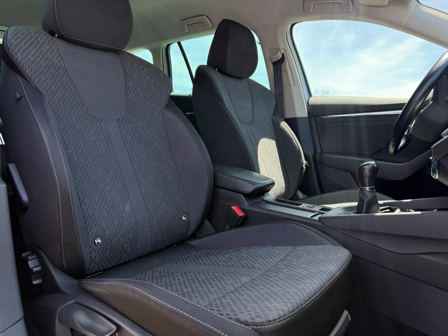 Škoda Octavia Combi 2,0 TDI 2022 GOD 110 KW HR VOZILO U PDV-u SERVISNA, fotografija 11