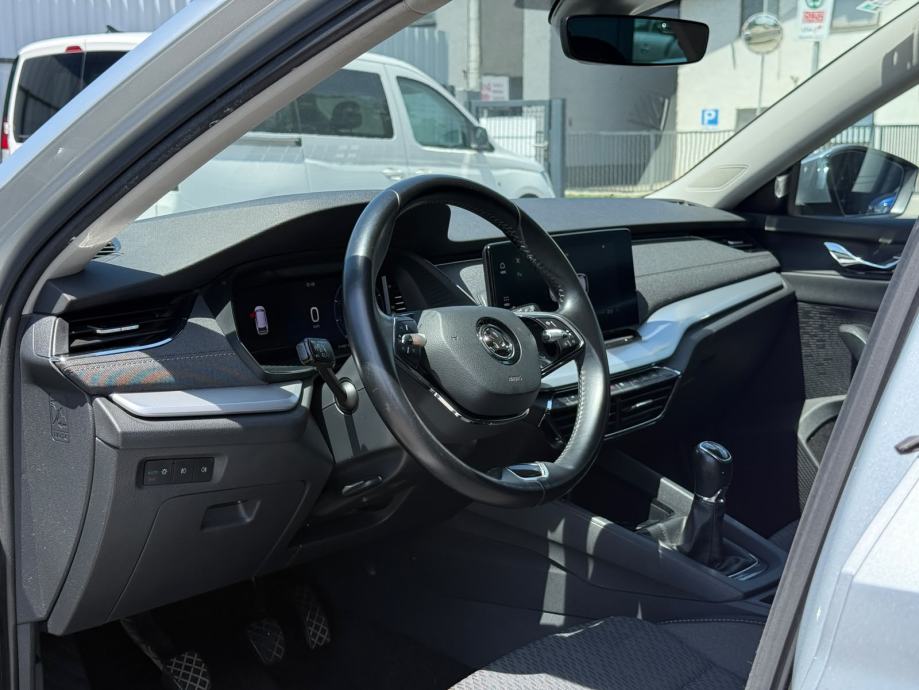 Škoda Octavia Combi 2,0 TDI 2022 GOD 110 KW HR VOZILO U PDV-u SERVISNA, fotografija 13