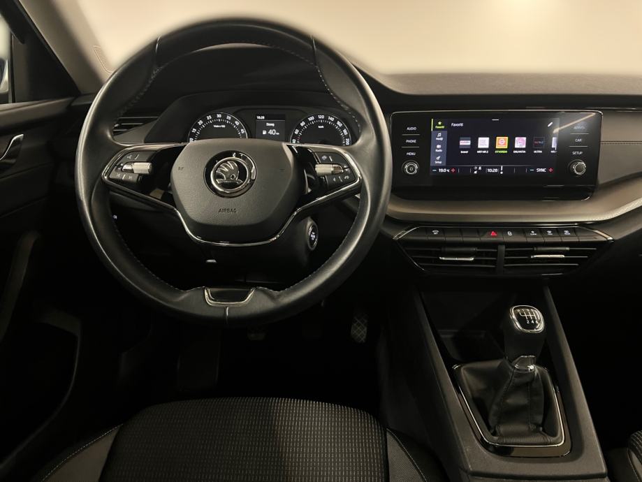 Škoda Octavia Combi 2.0 TDI Ambition - 3 godine jamstva, fotografija 13