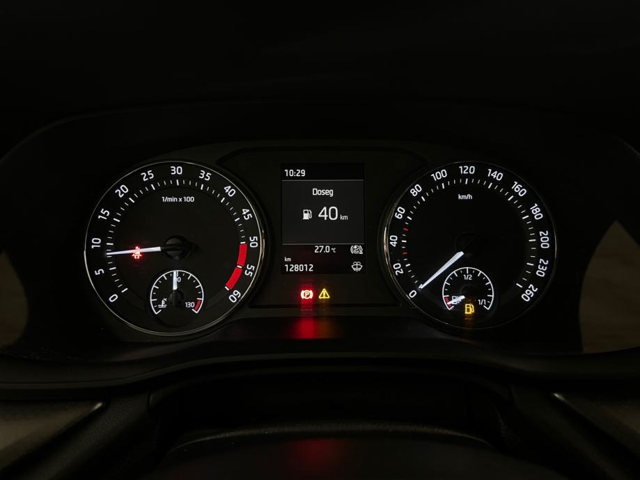 Škoda Octavia Combi 2.0 TDI Ambition - 3 godine jamstva, fotografija 15