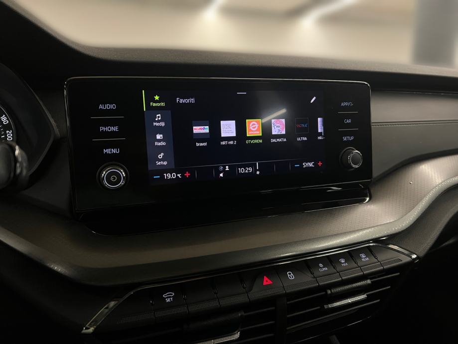 Škoda Octavia Combi 2.0 TDI Ambition - 3 godine jamstva, fotografija 16