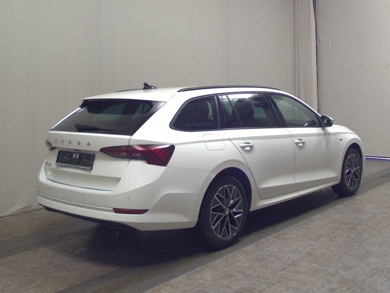 Škoda Octavia Combi 2.0 TDI Ambition automatik • ACC • Full LED, fotografija 4