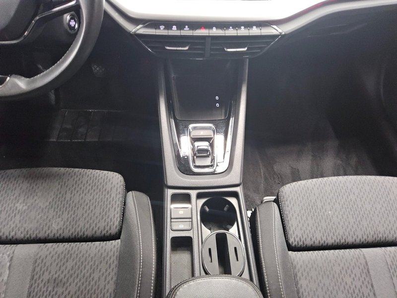 Škoda Octavia Combi 2.0 TDI Ambition automatik • ACC • Full LED, fotografija 6