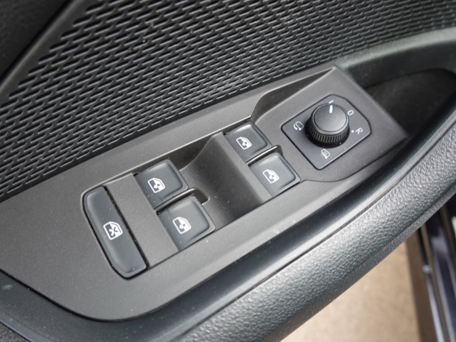 Škoda Octavia Combi 2.0 TDI Ambition DSG+LED+KEYLESS+GRIJ.SJEDALA, fotografija 13
