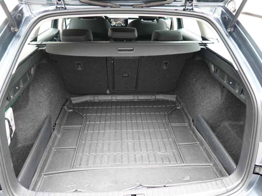 Škoda Octavia Combi 2.0 TDI Ambition+LED+KEYLESS+ACC, fotografija 11