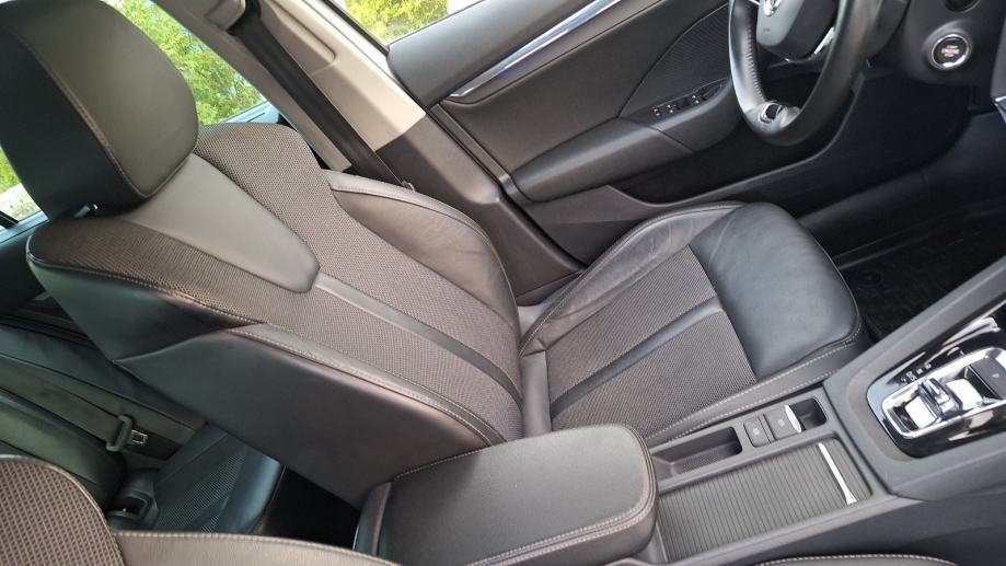 Škoda Octavia Combi 2,0 TDI automatik sa 152000km, fotografija 13