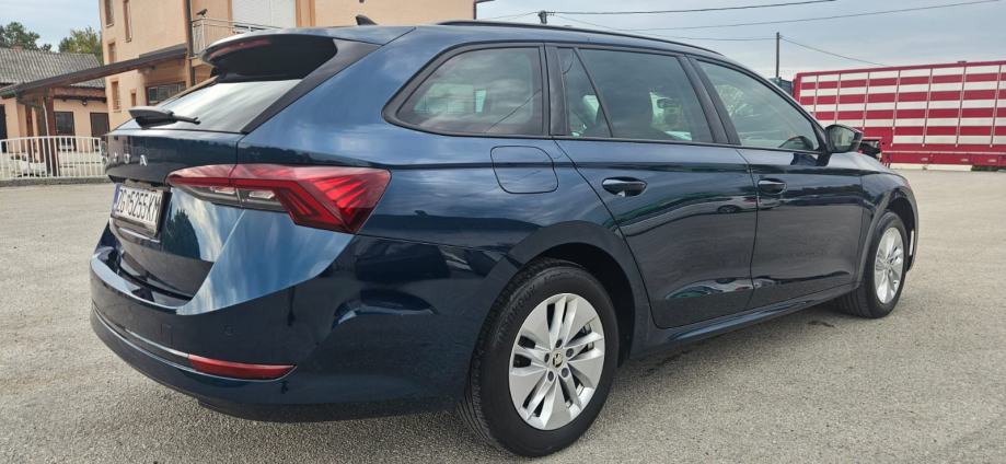 Škoda Octavia Combi 2,0 TDI automatik, fotografija 6