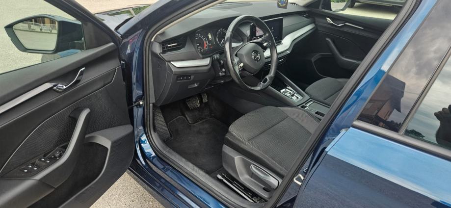 Škoda Octavia Combi 2,0 TDI automatik, fotografija 11