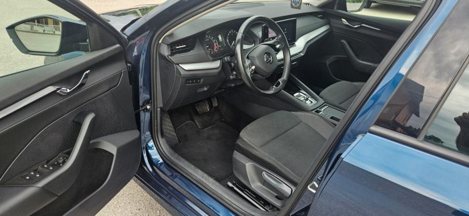 Škoda Octavia Combi 2,0 TDI automatik, fotografija 10