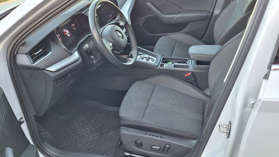 Škoda Octavia Combi 2,0 TDI Style, Webasto, HUD, perla, fotografija 8