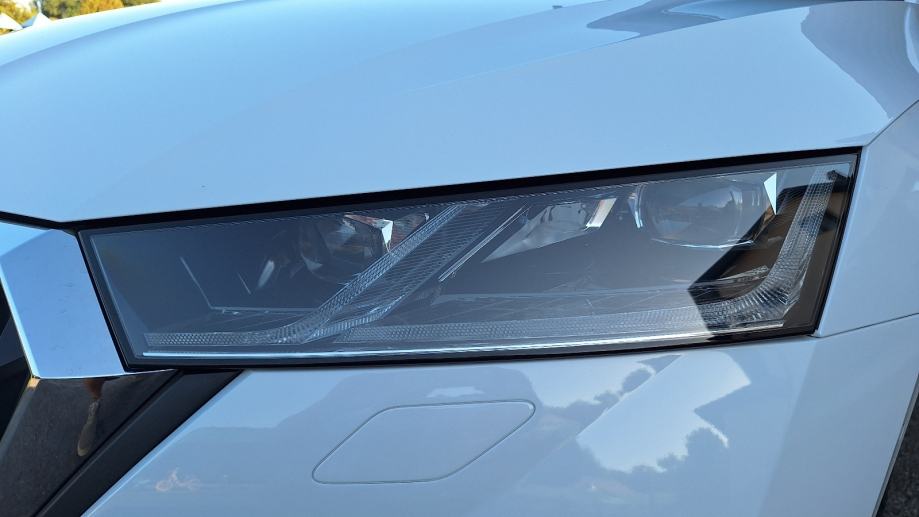 Škoda Octavia Combi 2,0 TDI Style, Webasto, HUD, perla, fotografija 17