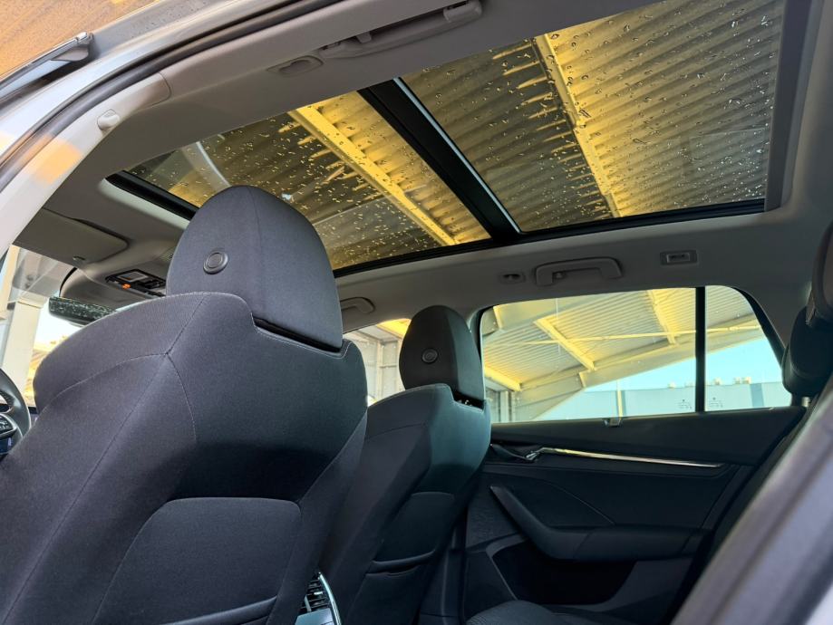 Škoda Octavia Combi 2,0 TDI automatik, fotografija 9