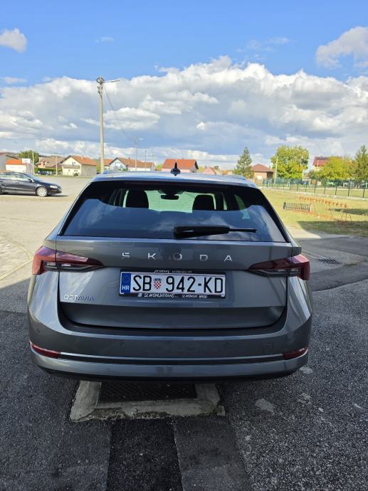 Škoda Octavia Combi 2,0 TDI automatik, fotografija 4