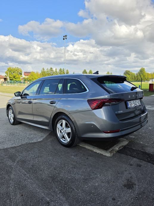 Škoda Octavia Combi 2,0 TDI automatik, fotografija 3