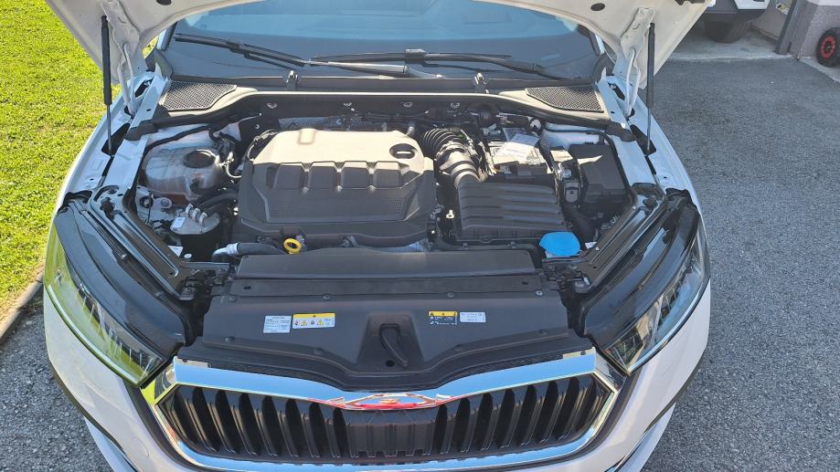 Škoda Octavia Combi 2,0 TDI Style, Webasto, HUD, perla, fotografija 19