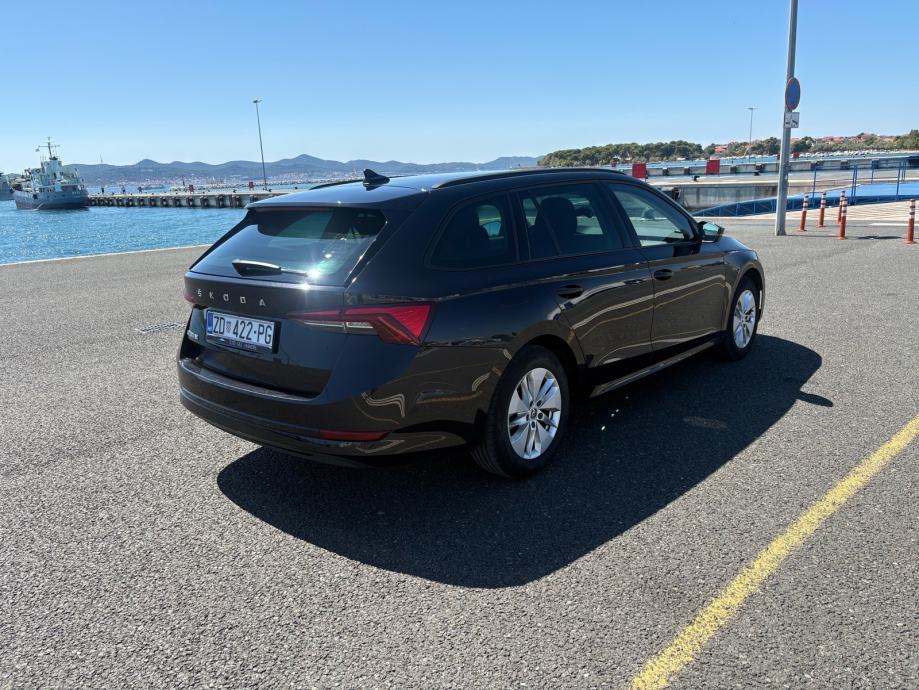 Škoda Octavia Combi 2.0 TDI DSG 150 KS, fotografija 2